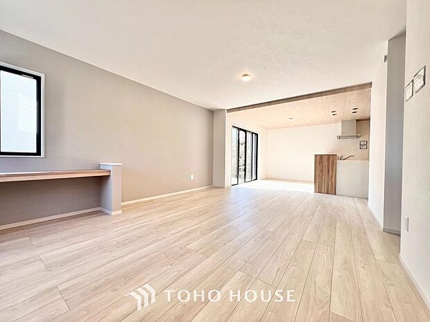 家は、ただ生活する場ではなく、笑顔の毎日、安らぎの日々のために、暮らしを愉しく、快適にする場所。