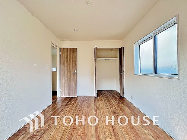 お子様の心と身体を見守る子供部屋として、小さな自立心を育むお部屋作りを見越してご覧下さい。