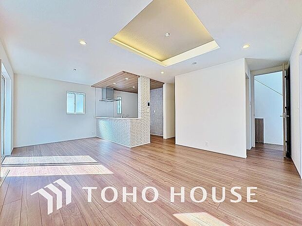 造りこんだ空間演出の妙が生み出す光と質のハーモニーはこの住宅のクオリティの良さを実感させてくれます。