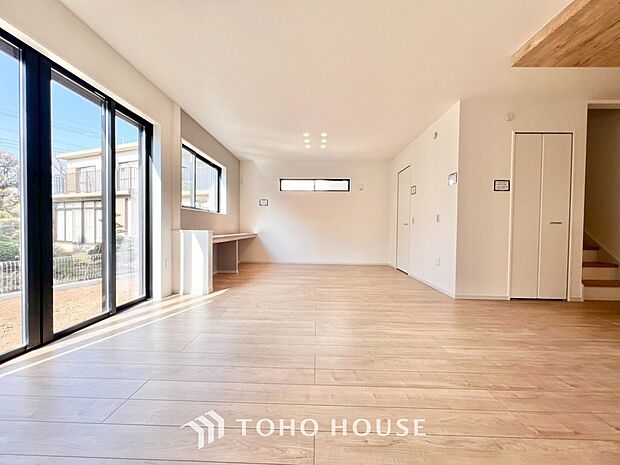 家は、ただ生活する場ではなく、笑顔の毎日、安らぎの日々のために、暮らしを愉しく、快適にする場所。