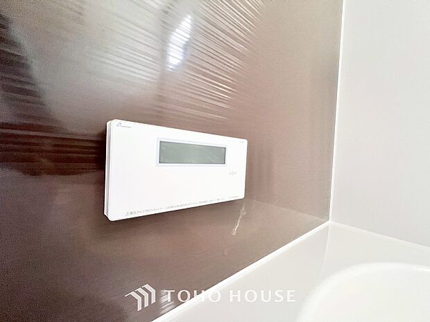 スイッチ1つで一定量の湯を浴槽に張ったり、保温や追い焚きをすることができる機能は何かと便利。