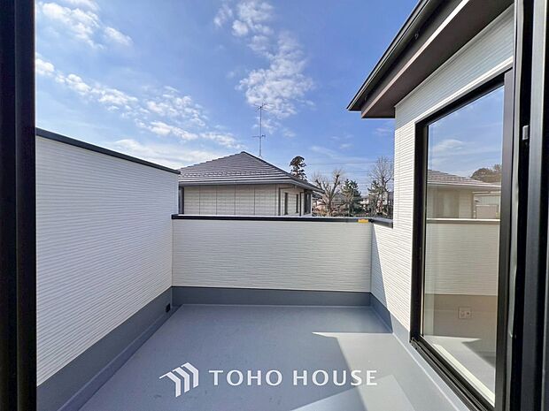 太陽に愛された邸は、陽当り、通風に優れた魅力的で快適さを追求した邸宅です。