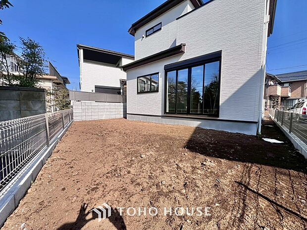 めまぐるしく過ぎ行く日々の中で、休息と癒しを提供してくれる空の下のプライベート空間があります。