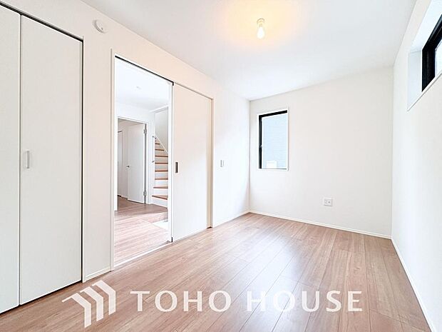 暖色系の照明は、心理的にも落ち着きを得られやすいそうです。