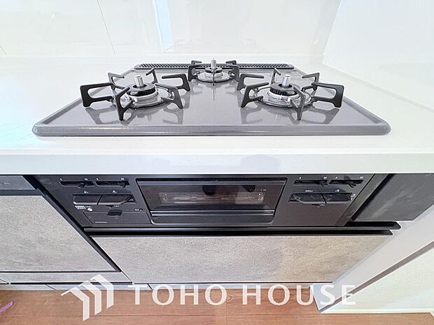 毎日料理をする、料理が好き、家族が多くて量を作る必要がある、等の方々にとっては必須の3口コンロ。