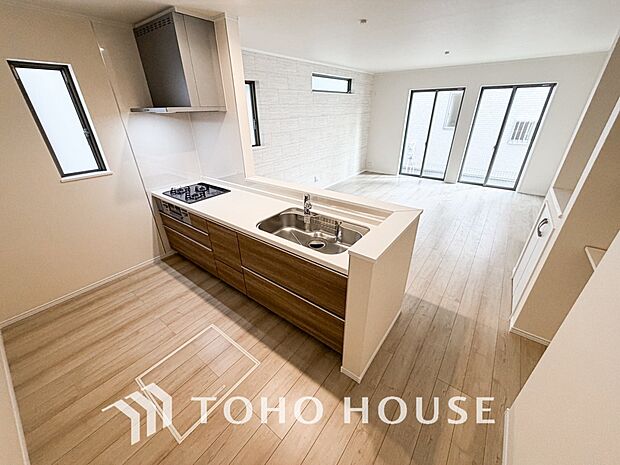 造りこんだ空間演出の妙が生み出す光と質のハーモニーはこの住宅のクオリティの良さを実感させてくれます。