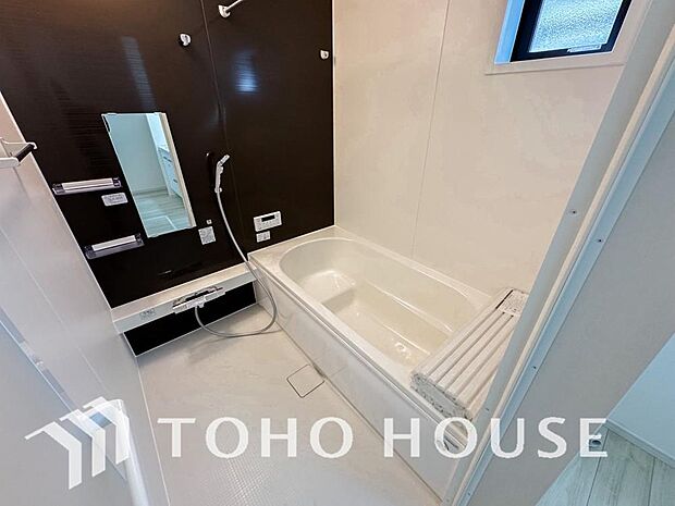 心地よいバスタイムを演出する浴室はゆとりあるサイズを採用。