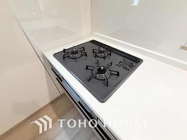 毎日料理をする、料理が好き、家族が多くて量を作る必要がある、等の方々にとっては必須の3口コンロ。