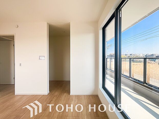 暖色系の照明は、心理的にも落ち着きを得られやすいそうです。