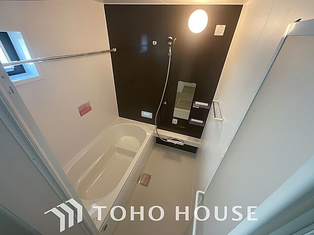 心地よいバスタイムを演出する浴室はゆとりあるサイズを採用。