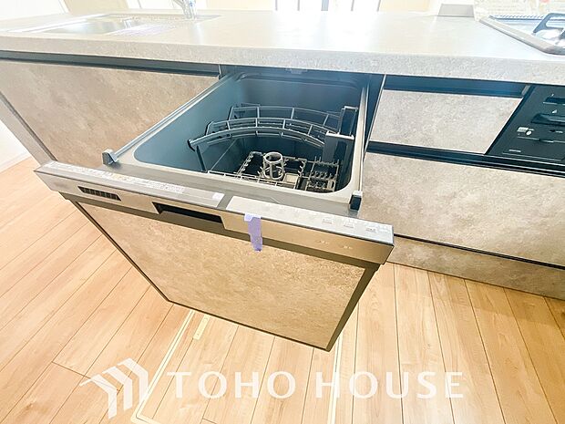 高温水や高圧水流を使う事で効率よく食器洗浄できます。殺菌効果も高いので哺乳瓶等を洗う際にも便利です。