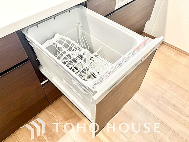 高温水や高圧水流を使う事で効率よく食器洗浄できます。殺菌効果も高いので哺乳瓶等を洗う際にも便利です。