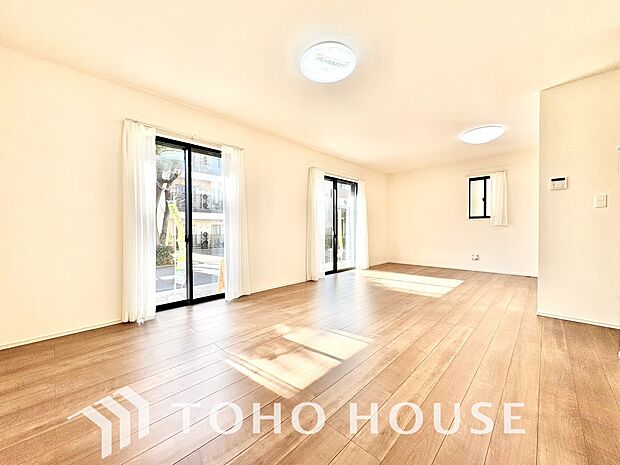 造りこんだ空間演出の妙が生み出す光と質のハーモニーはこの住宅のクオリティの良さを実感させてくれます。