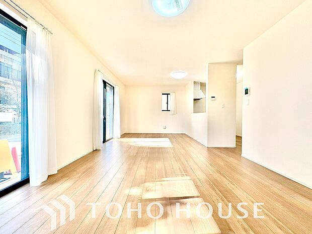 家は、ただ生活する場ではなく、笑顔の毎日、安らぎの日々のために、暮らしを愉しく、快適にする場所。