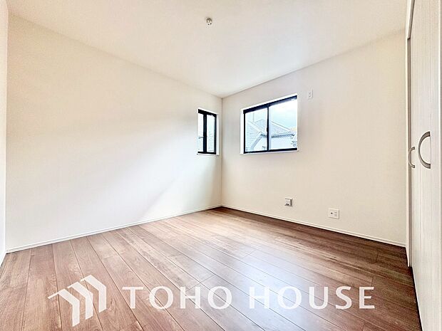 生活感を感じない空間では落ち着く事はできません。絶妙な雰囲気、配色、素材感を意識してコーディネート。