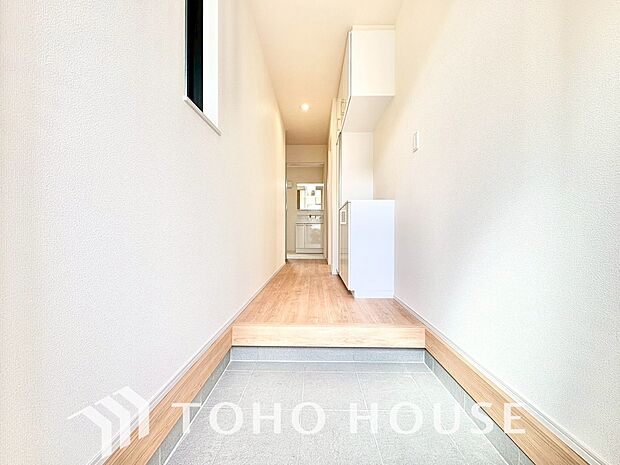 ダウンライトを使用しお洒落に演出。帰りたくなる家をテーマに設計。いつも「人」と「家」の間に・・・。