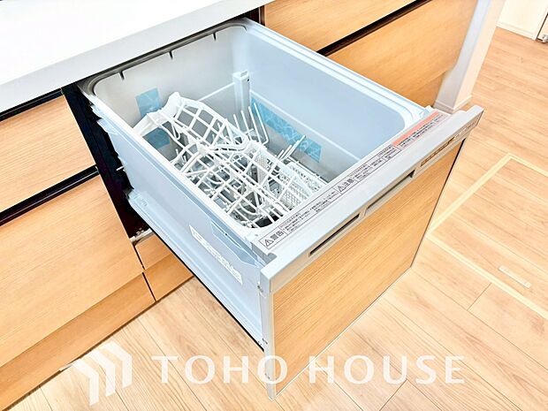 高温水や高圧水流を使う事で効率よく食器洗浄できます。殺菌効果も高いので哺乳瓶等を洗う際にも便利です。