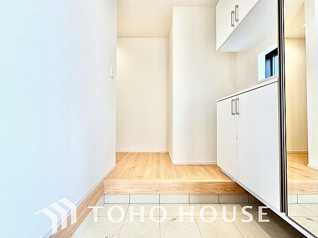 ダウンライトを使用しお洒落に演出。帰りたくなる家をテーマに設計。いつも「人」と「家」の間に・・・。