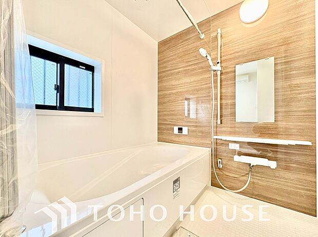 心地よいバスタイムを演出する浴室はゆとりあるサイズを採用。