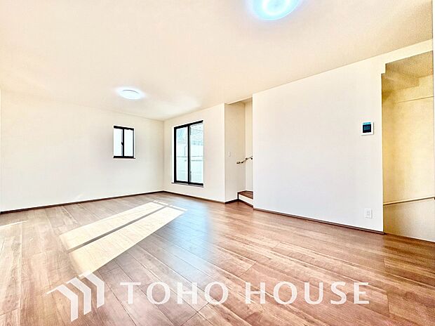 造りこんだ空間演出の妙が生み出す光と質のハーモニーはこの住宅のクオリティの良さを実感させてくれます。