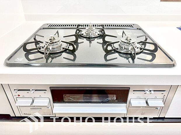 毎日料理をする、料理が好き、家族が多くて量を作る必要がある、等の方々にとっては必須の3口コンロ。