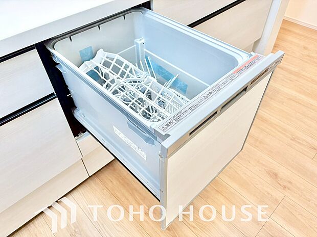 高温水や高圧水流を使う事で効率よく食器洗浄できます。殺菌効果も高いので哺乳瓶等を洗う際にも便利です。