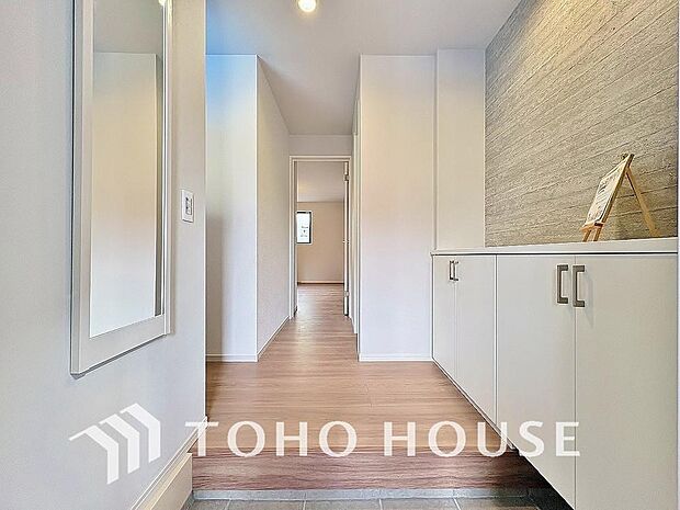 毎日みんなを見送り、そして迎え入れる場所だから。帰りたくなる家をテーマに設計した、自慢の玄関です。