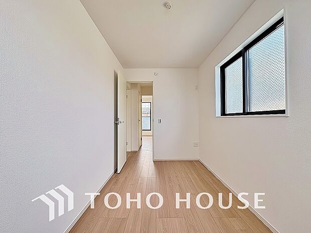 お子様の心と身体を見守る子供部屋として、小さな自立心を育むお部屋作りを見越してご覧下さい。