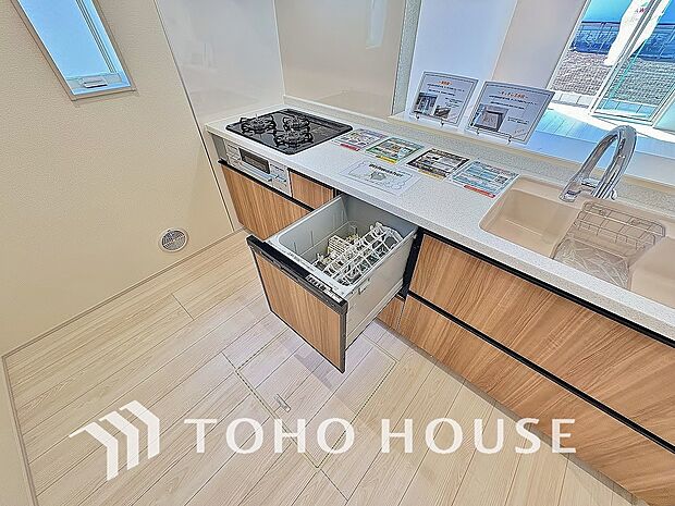 通常の手洗いでは使用出来ないほど高温のお湯や高圧水流を使うことにより汚れを効果的に落とすことができる。