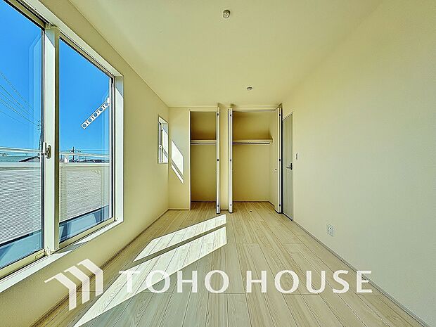 一日の疲れを癒やしてくれる主寝室。時を忘れて過ごす場所として過ごせるお部屋。