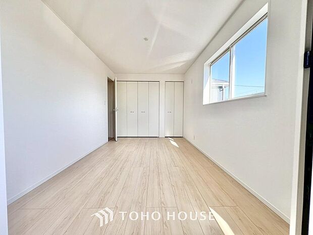 お子様の心と身体を見守る子供部屋として、小さな自立心を育むお部屋作りを見越してご覧下さい。