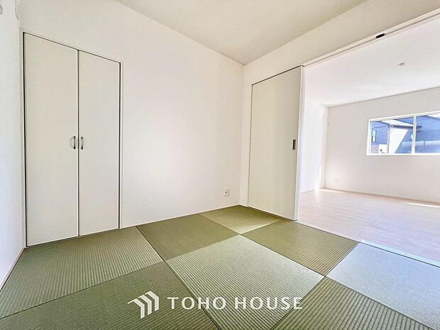 寛ぎの和空間や客間としては勿論、赤ちゃんや小さなお子様を遊ばせるスペースとしても重宝する和室。