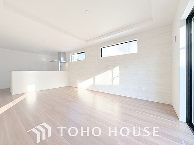 作り手の「気持ちの良いリビングでお過ごししていただきたい」という思いを感じさせます。