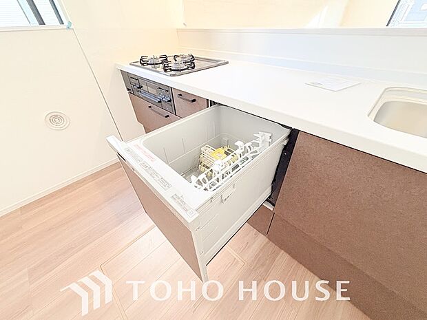 食洗機は家事の時間を短くできることがメリット。ビルトインタイプはキッチンをすっきりとみせてくれます。