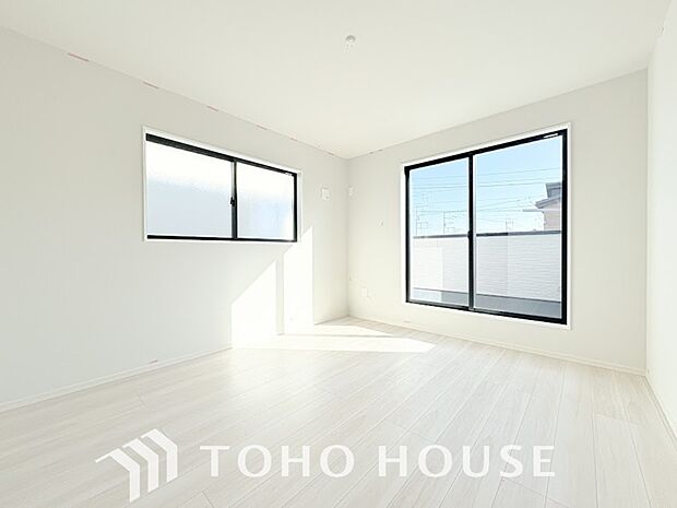 お子様の心と身体を見守る子供部屋として、小さな自立心を育むお部屋作りを見越してご覧下さい。