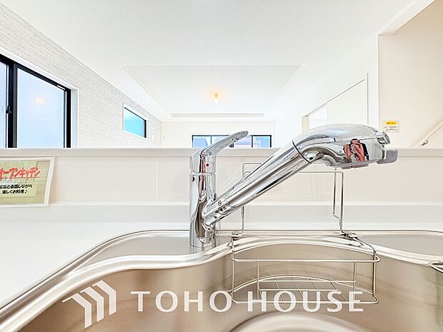 浄水と原水をボタン一つで切り替えられる浄水器一体型水洗。近年主流になりつつある人気の設備です。