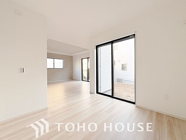 作り手の「気持ちの良いリビングでお過ごししていただきたい」という思いを感じさせます。