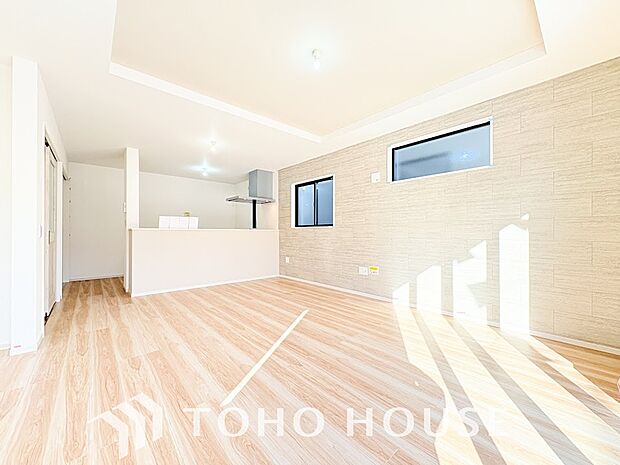 光と風があふれる開放的なリビングダイニングには自然と家族みんなが集まってきます。