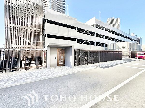 季節感を演出する多彩な樹木と豊かな彩りが重なり、心地よい場所となることでしょう。