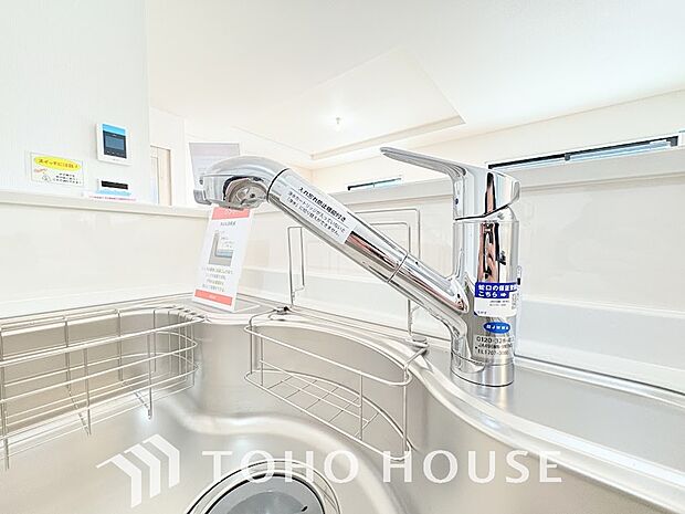 浄水と原水をボタン一つで切り替えられる浄水器一体型水洗。近年主流になりつつある人気の設備です。