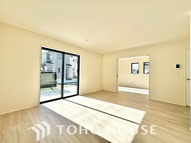 造りこんだ空間演出の妙が生み出す光と質のハーモニーはこの住宅のクオリティの良さを実感させてくれます。