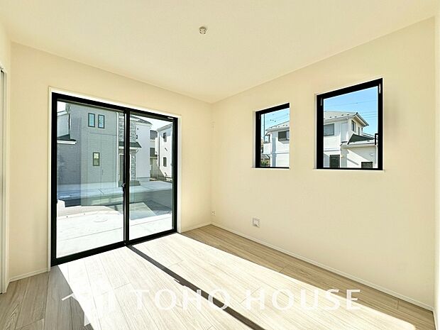 生活感を感じない空間では落ち着く事はできません。絶妙な雰囲気、配色、素材感を意識してコーディネート。