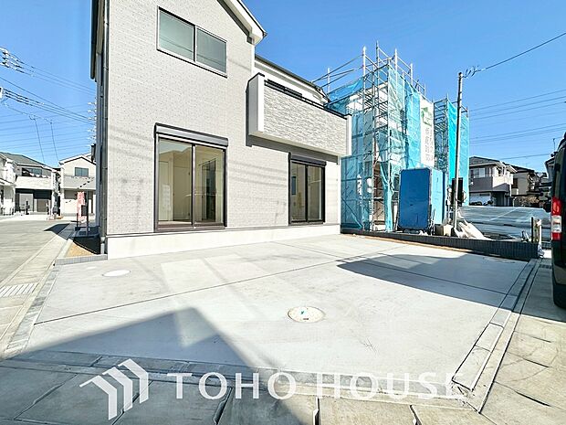 マンションとは違う敷地内駐車。ご主人様のお車のお手入れにも気合が入りますね。