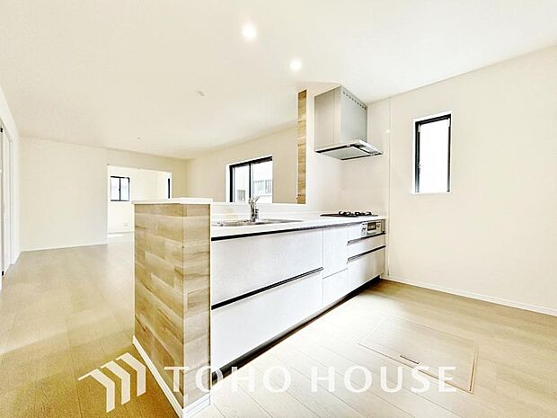 家は、ただ生活する場ではなく、笑顔の毎日、安らぎの日々のために、暮らしを愉しく、快適にする場所。