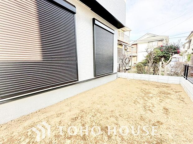 四季折々の変化を楽しめる心地よい場所。時間の経過と共に味わいが出る素敵な空間へ。