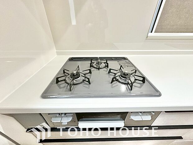 毎日料理をする、料理が好き、家族が多くて量を作る必要がある、等の方々にとっては必須の3口コンロ。