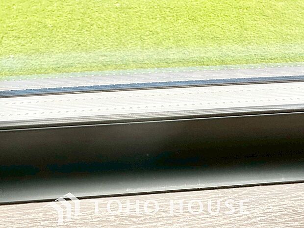 複層ガラスは結露を抑えたり、遮音にも効果を発揮します。