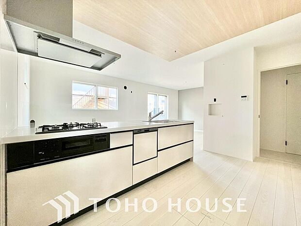 お料理の上手な方が、独壇場でお料理の腕を披露するスタイルに向いているキッチンです。