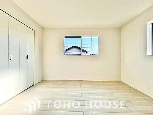 一日の疲れを癒やしてくれる主寝室。時を忘れて過ごす場所として過ごせるお部屋。