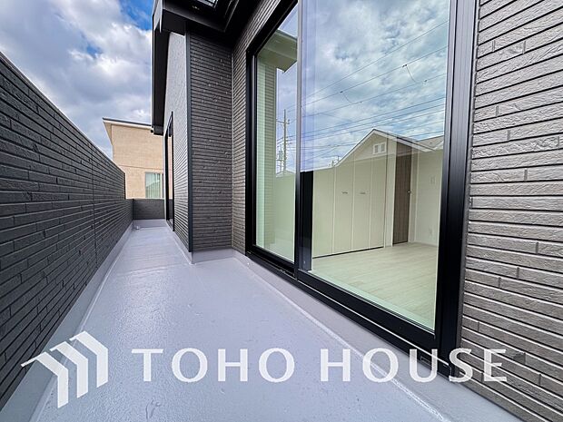 太陽に愛された邸は、陽当り、通風に優れた魅力的で快適さを追求した邸宅です。